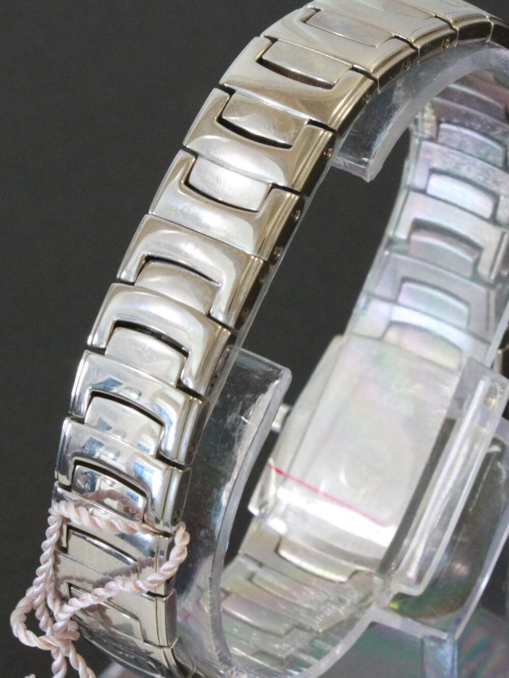 Bulova Ladies Classic Tonneau Style Quartz Watch Diamond Indices Black Dial 21mm - Picture 11 of 13